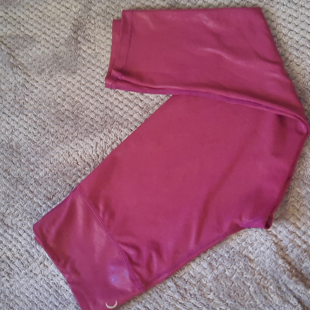 Lipgloss Metallic Plus Light n Tight Hi-Rise Capri 20"